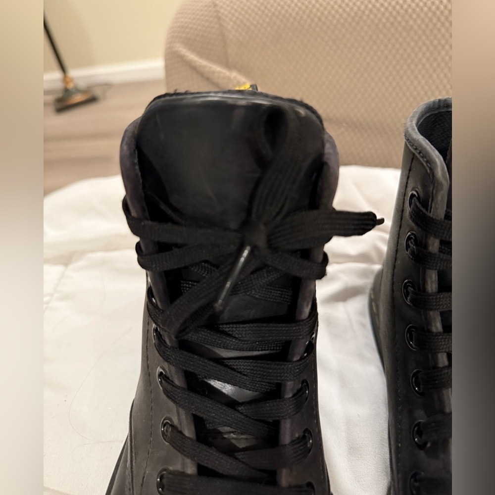 Dr. Martens Shoreditch Boots​​ - Picture 4 of 9